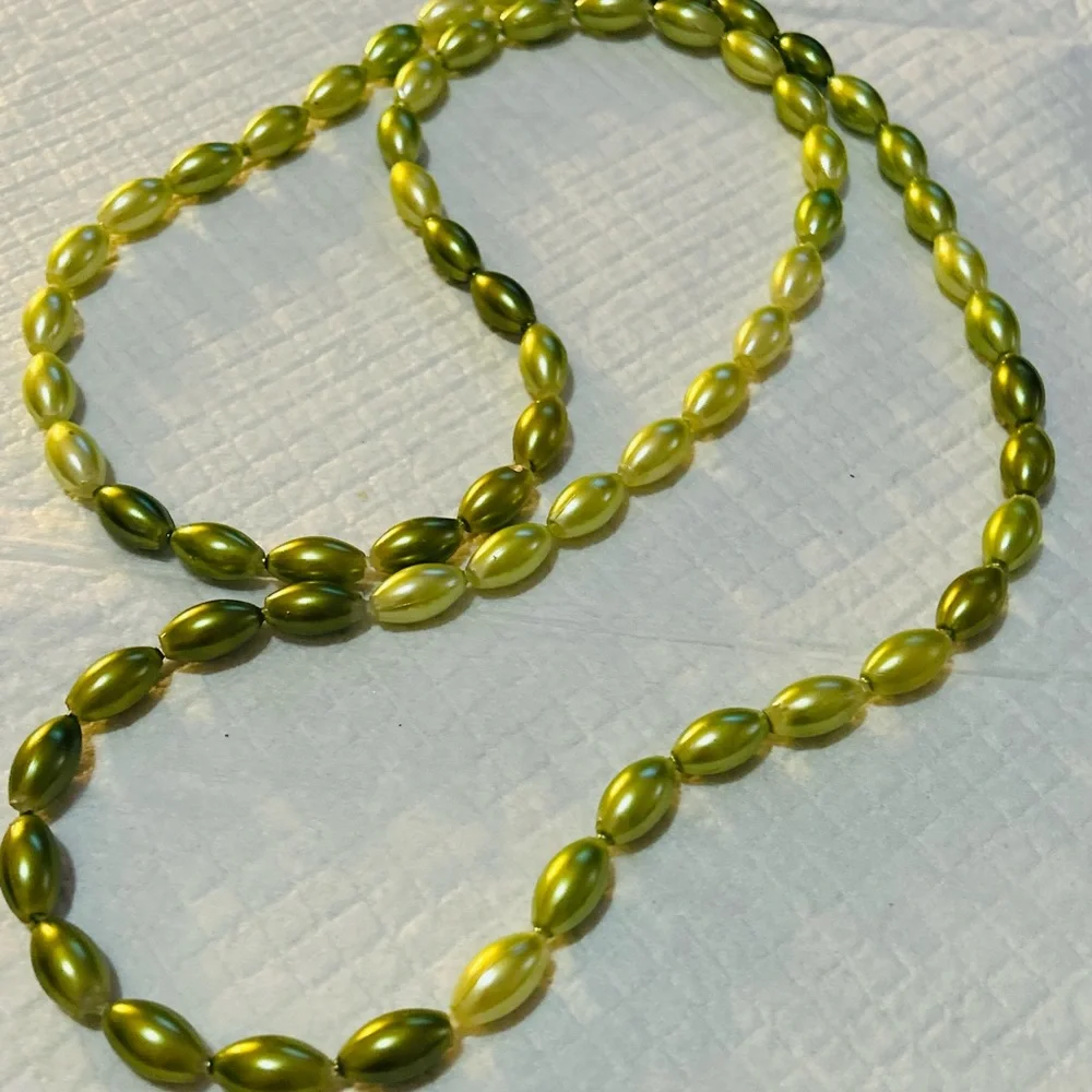 Vintage Olive Green Pop Bead Necklace - Picture 4 of 5